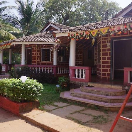 Yash Garden Residency Hotell Ganpatipule Exteriör bild