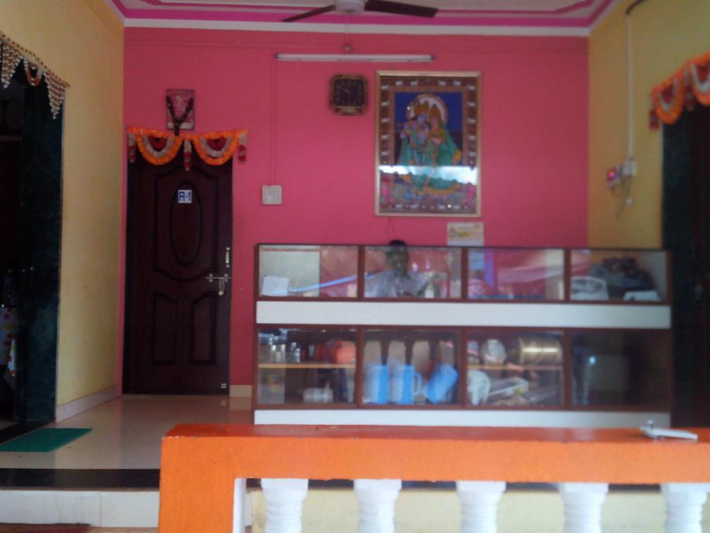 Yash Garden Residency Hotell Ganpatipule Exteriör bild