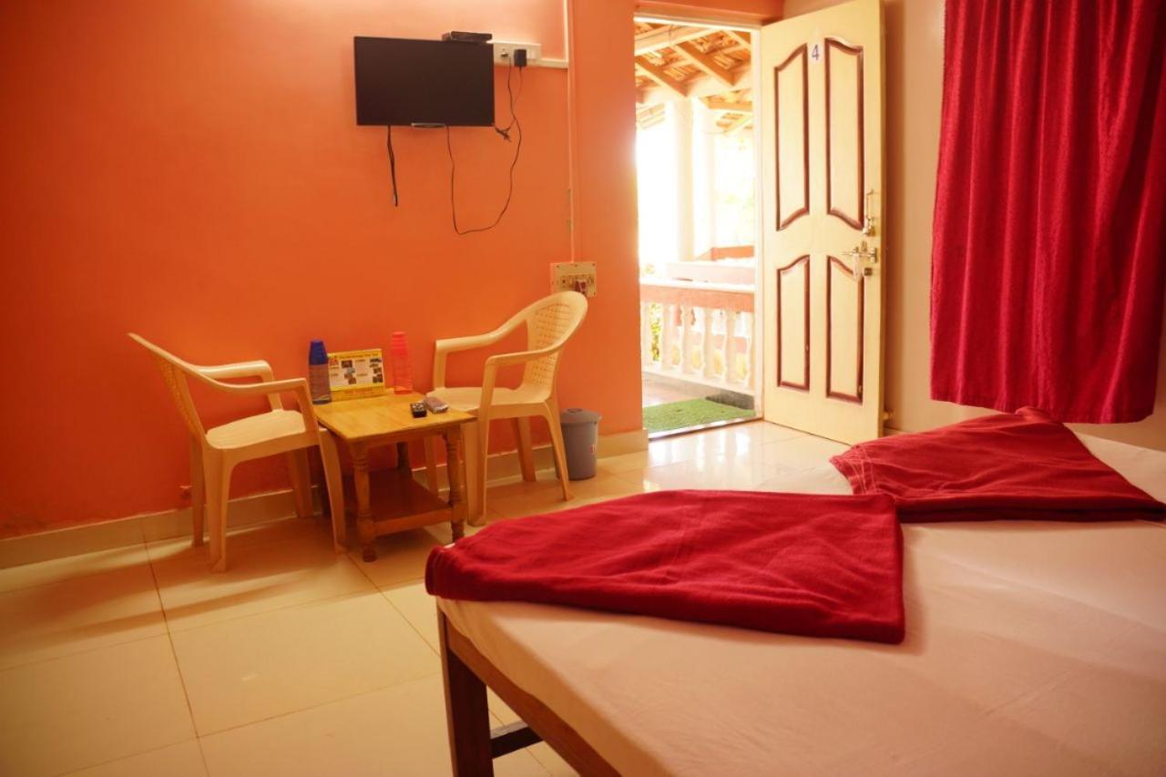 Yash Garden Residency Hotell Ganpatipule Exteriör bild