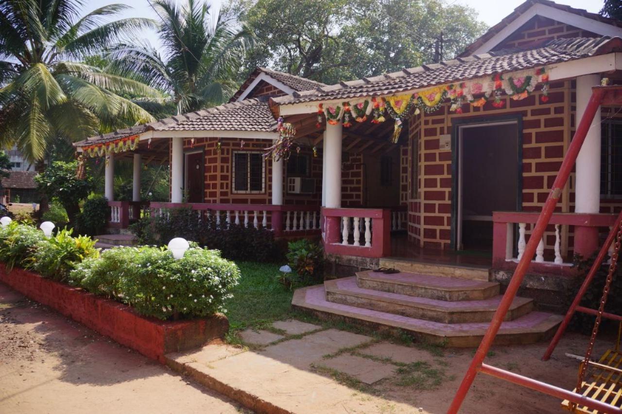 Yash Garden Residency Hotell Ganpatipule Exteriör bild